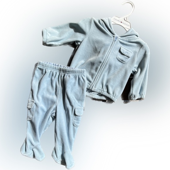 Tommy Hilfiger NWT 2 piece baby track suit in baby blue velvet 3-6 months - Picture 2 of 6